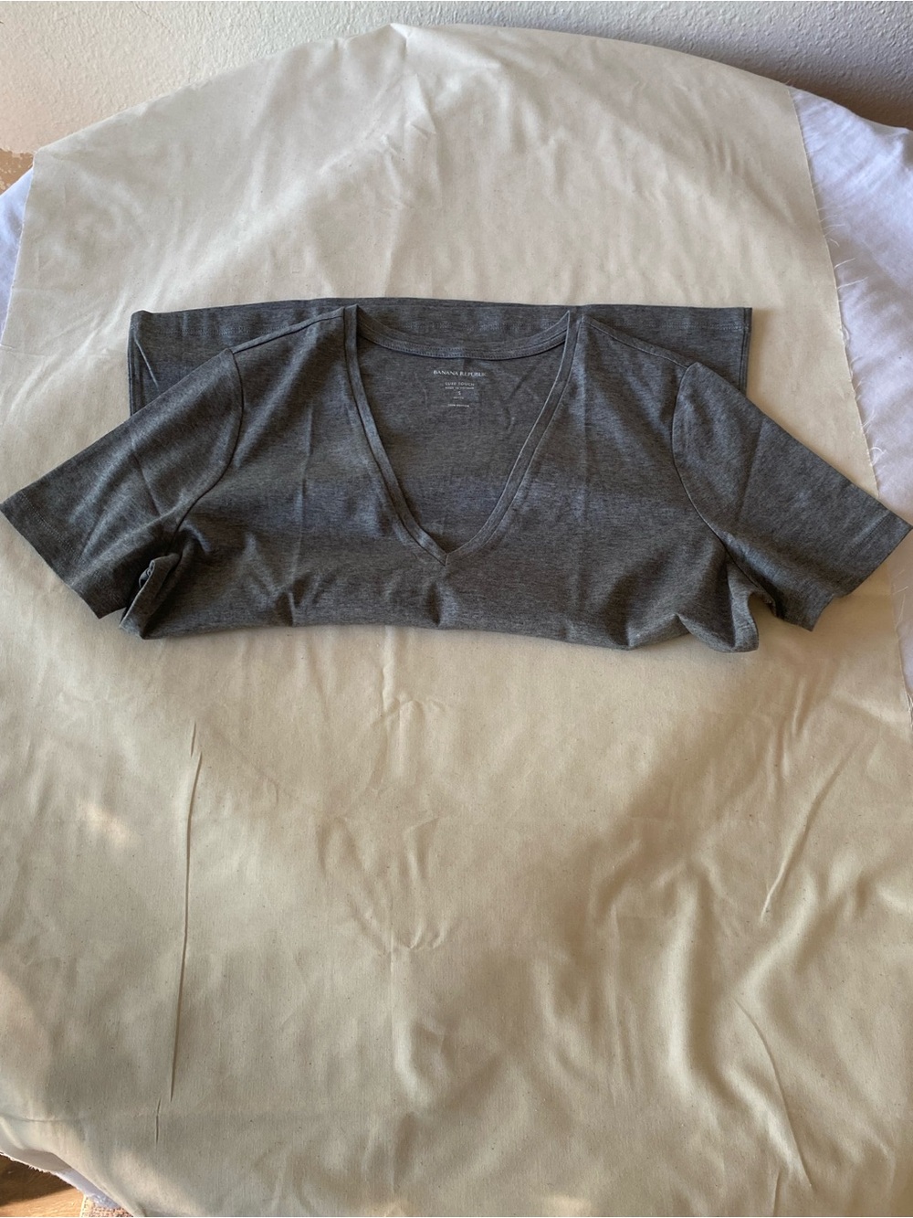 Banana Republic Gray V-Neck Luxe Touch Tee - Picture 4 of 6